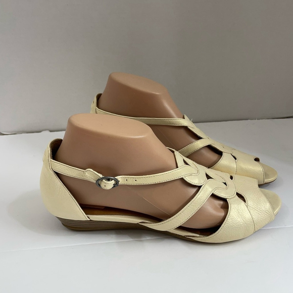 Clarks Cream Women's Wedge Sandals - Picture 2 of 6